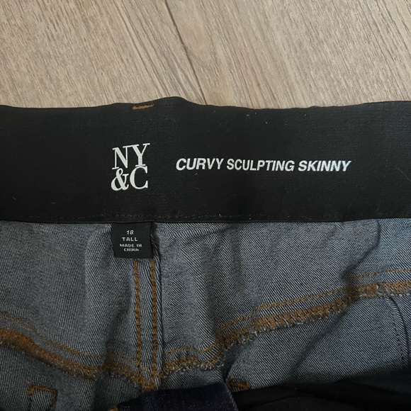 New York and company curvy 18 tall skinny jeans - Picture 3 of 4
